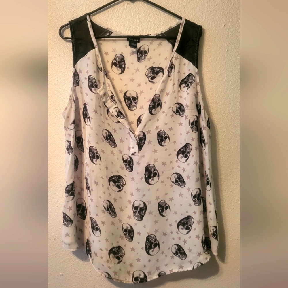 Torrid Skull Blouse- Sleeveless, Size 2